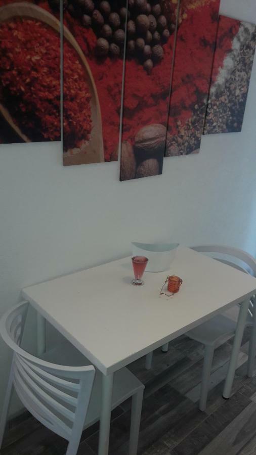 Friends 2 Apartment Peraia  Екстер'єр фото